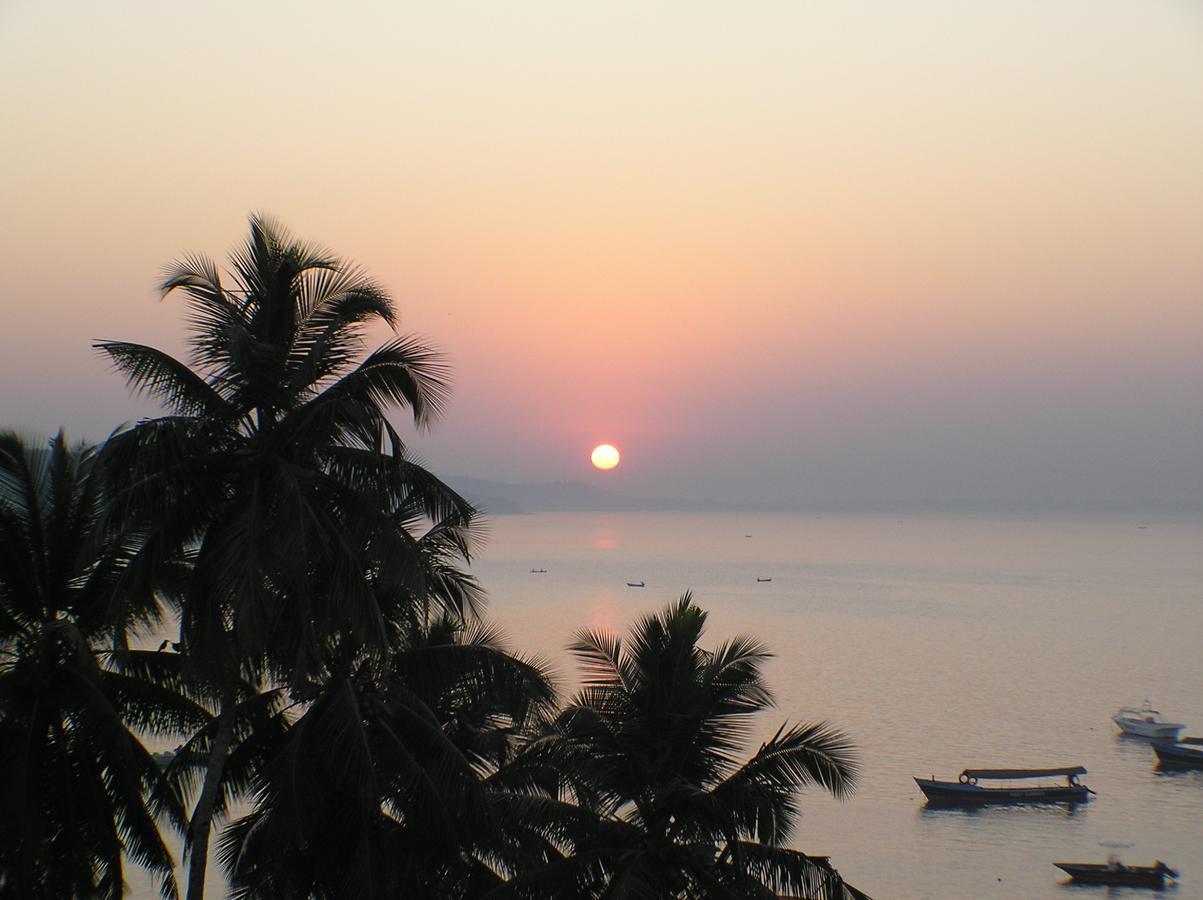 Zuariview Guest House Dona Paula Exteriör bild