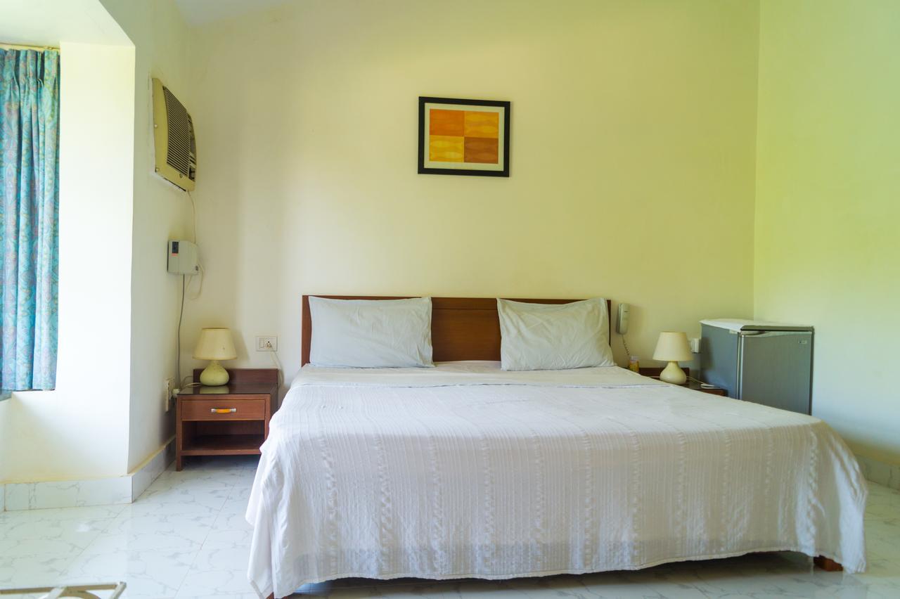 Zuariview Guest House Dona Paula Exteriör bild